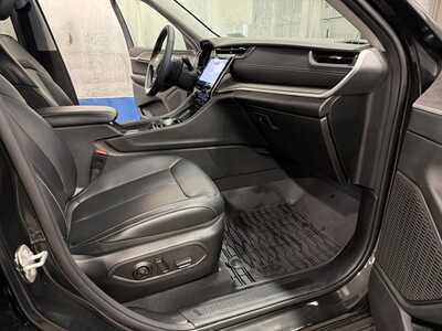 2024 Jeep Grand Cherokee, $35600. Photo 11