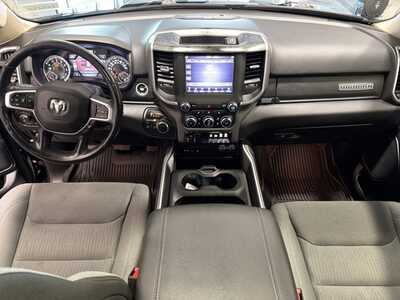 2019 RAM 1500 Crew Cab, $26500. Photo 4