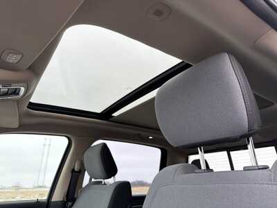 2019 RAM 1500 Crew Cab, $26500. Photo 5