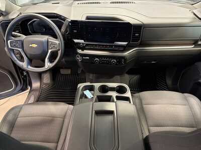 2026 Chevrolet 1500 Crew Cab, $41000. Photo 5