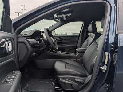 2026 Jeep Compass, $31959. Photo 5