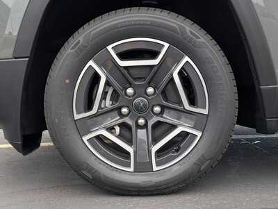 2026 Jeep Cherokee, $39926. Photo 4