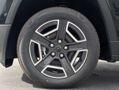 2026 Jeep Cherokee, $38979. Photo 4