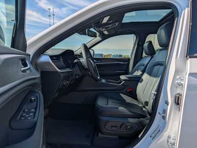 2026 Jeep Grand Cherokee, $48142. Photo 5