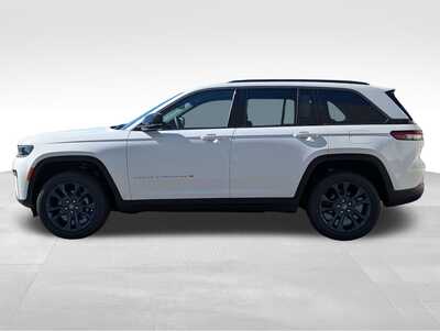 2026 Jeep Grand Cherokee, $46776. Photo 3