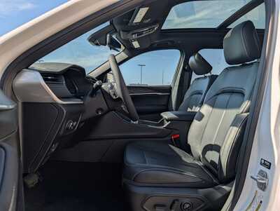 2026 Jeep Grand Cherokee, $47218. Photo 5