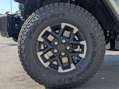 2026 Jeep Gladiator, $57329. Photo 4