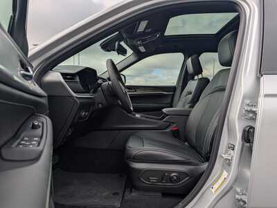 2026 Jeep Grand Cherokee, $48678. Photo 5