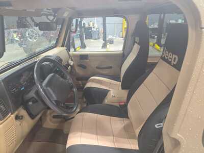 2000 Jeep Wrangler, $17000. Photo 3