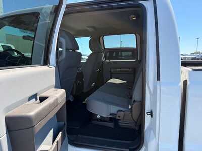 2011 Ford F350 Crew Cab, $15000. Photo 7