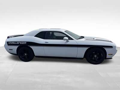 2013 Dodge Challenger, $13000. Photo 2