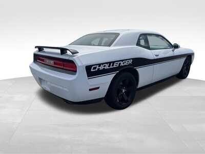 2013 Dodge Challenger, $13000. Photo 3