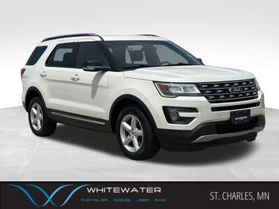2016 Ford Explorer, $15000. Photo 1