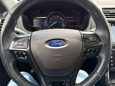 2018 Ford Explorer, $12500. Photo 12