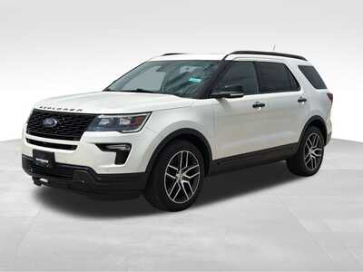 2018 Ford Explorer, $12500. Photo 2