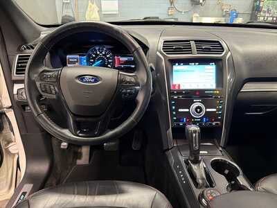 2018 Ford Explorer, $12500. Photo 6