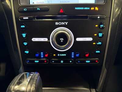 2018 Ford Explorer, $12500. Photo 7