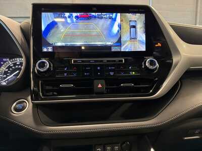 2020 Toyota Highlander, $33000. Photo 10