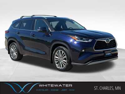 2020 Toyota Highlander, $33000. Photo 1