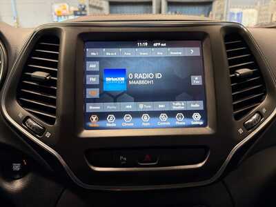 2020 Jeep Cherokee, $24000. Photo 7