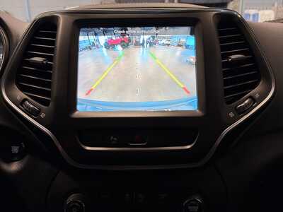 2020 Jeep Cherokee, $24000. Photo 9