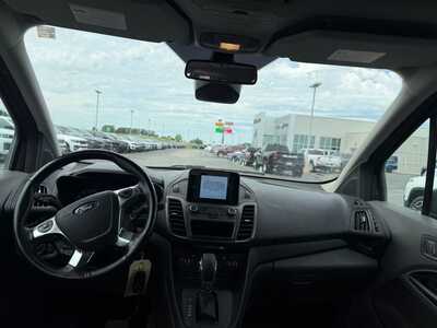2022 Ford Transit Connect, $19800. Photo 5