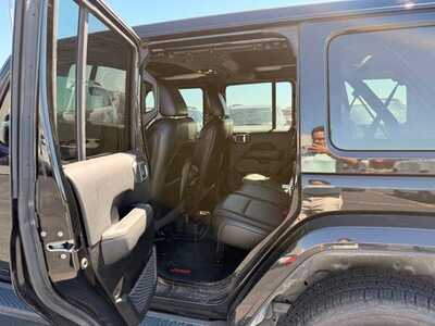 2022 Jeep Wrangler Unlimited, $35000. Photo 7