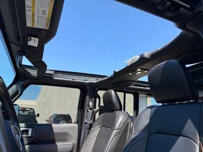 2022 Jeep Wrangler Unlimited, $35000. Photo 9