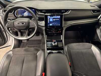 2023 Jeep Grand Cherokee, $31500. Photo 5