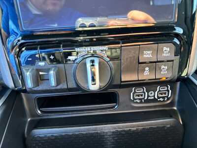 2023 RAM 1500 Crew Cab, $34500. Photo 12