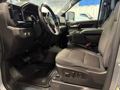 2024 GMC 2500 Ext Cab, $48000. Photo 4