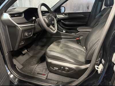 2024 Jeep Grand Cherokee, $37000. Photo 3