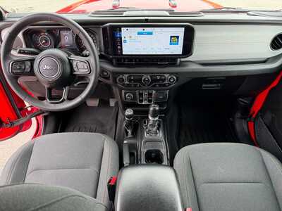 2024 Jeep Wrangler, $30000. Photo 6