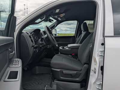 2026 RAM 3500 Crew Cab, $58633. Photo 5