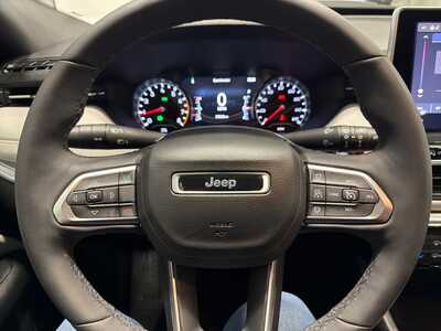 2023 Jeep Compass, $23200. Photo 12