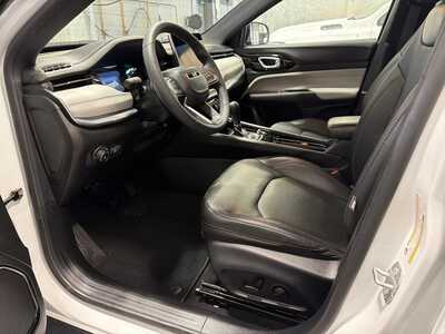 2023 Jeep Compass, $23200. Photo 4