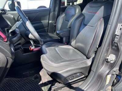 2020 Jeep Renegade, $18000. Photo 4