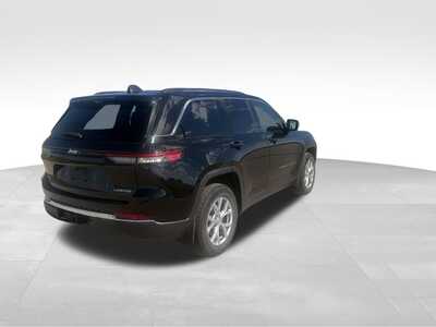 2022 Jeep Grand Cherokee, $30500. Photo 7