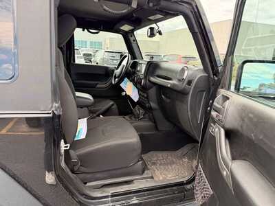 2016 Jeep Wrangler, $21000. Photo 7