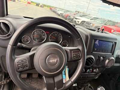 2016 Jeep Wrangler, $21000. Photo 9