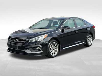 2016 Hyundai Sonata, $12900. Photo 2