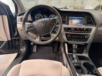 2016 Hyundai Sonata, $12900. Photo 5