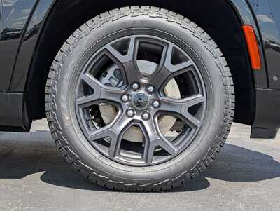 2026 Jeep Grand Wagoneer, $71625. Photo 4