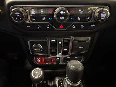 2021 Jeep Gladiator, $31000. Photo 11