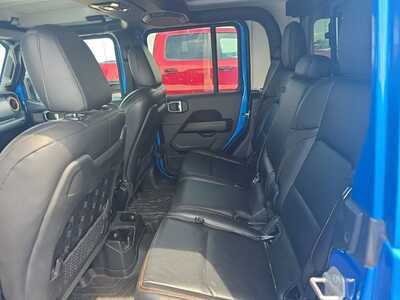 2021 Jeep Gladiator, $33000. Photo 6