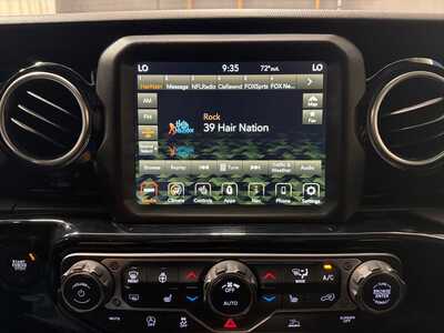 2022 Jeep Wrangler Unlimited, $33000. Photo 6