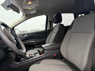 2017 Ford Escape, $15000. Photo 4