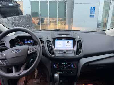 2017 Ford Escape, $15000. Photo 5