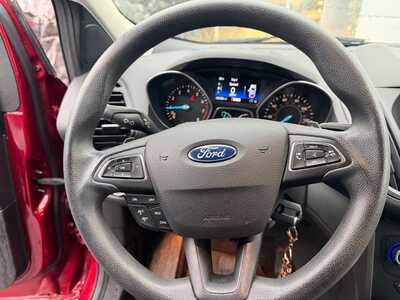 2017 Ford Escape, $15000. Photo 6