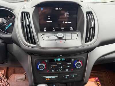 2017 Ford Escape, $15000. Photo 8